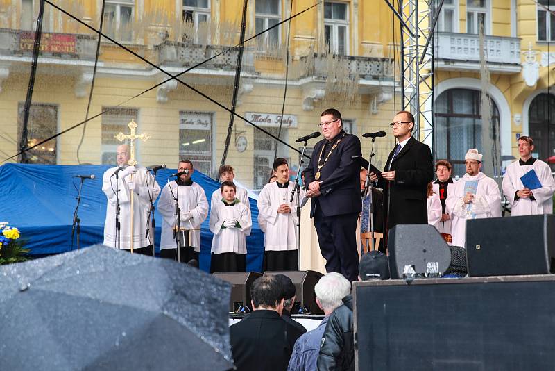 První tři květnové víkendy v Karlovarském kraji patří slavnostnímu zahájení sezóny ve třech největších lázeňských městech regionu. Uplynulý víkend se slavnost konala v Mariánských Lázních, kde připravili bohatý třídenní program.