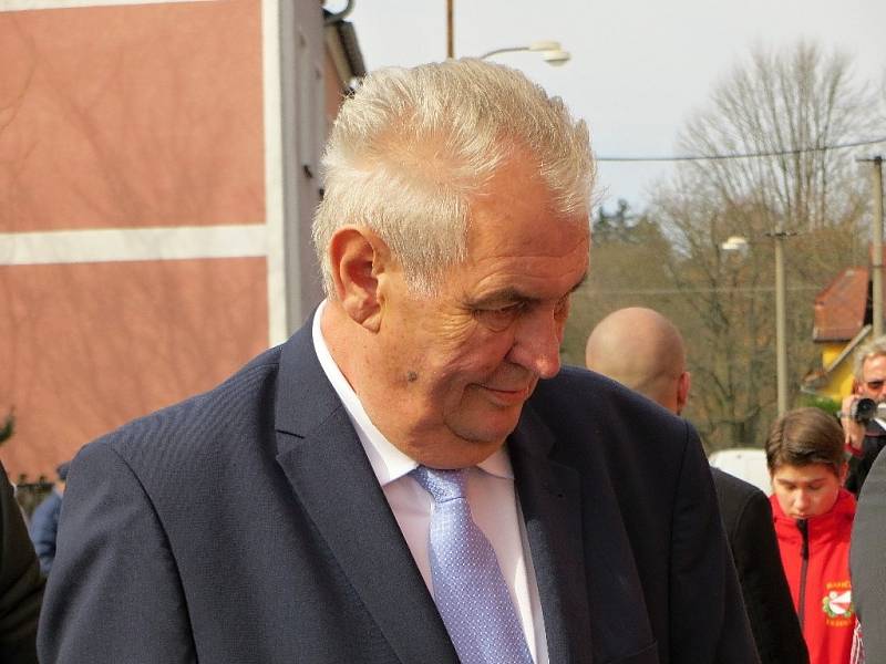 Prezident České republiky Miloš Zeman navštívil obec Krásná na Chebsku. 