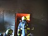 Plameny, kouř a boty od sazí. Chebští hasiči v hořícím domě zkoušeli nový stroj