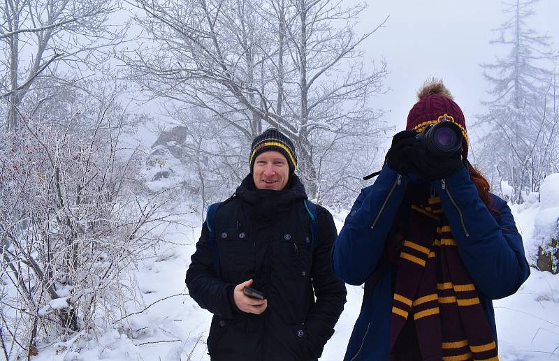 Zasněženou magickou Podhoru využili fotografové, nazdobili vánoční strom.