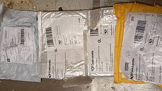 Vybrakované zásilky pro lidi z Aše skončily v kontejneru na papír - Chebský  deník