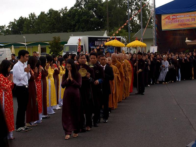 Na Svatém kříži u Chebu vyrostl buddhistický chrám. Je jediný v České republice