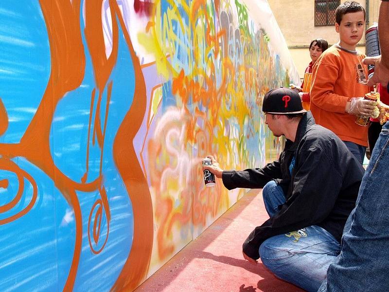 Galerie výtvarného umění v Chebu uspořádala velkou graffity akci.