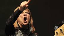 Cheb rozpálila americká rocková legenda Suzi Quatro. Předkapelou byla skupina Turbo.  