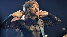 Cheb rozpálila americká rocková legenda Suzi Quatro. Předkapelou byla skupina Turbo.  