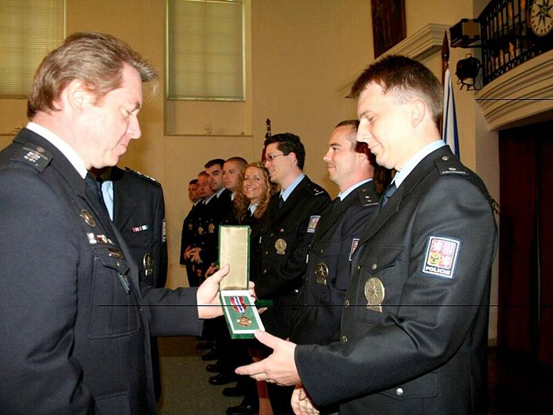 Ocenění se dostalo policistům cizinecké policie z chebského regionu.   