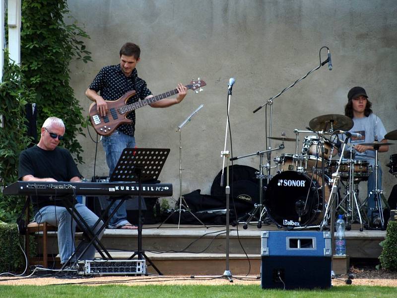 Koncert MK Bandu v chebské Klášterní zahradě