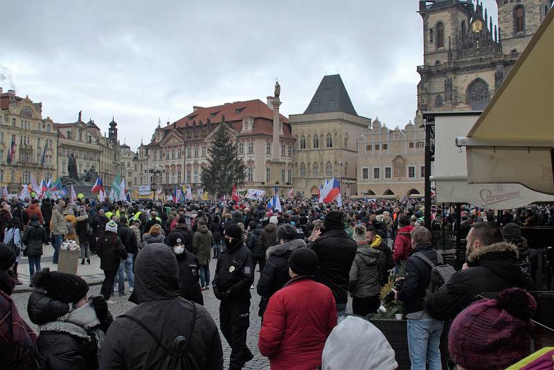 Fotografky ze západu Čech zachytily atmosféru protestů na Staroměstském náměstí