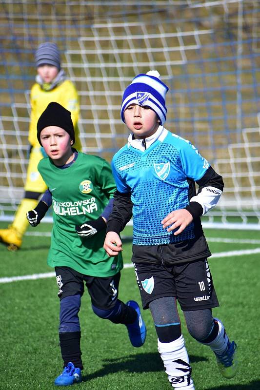 FK Hvězda Cheb se zapojuje do pomoci Ukrajině po svém. Už nyní totiž probíhají tréninky, kde trénuji mladí ukrajinští hráči. Zapojit se mohou kluci i holky všech věkových kategorií, které Hvězda provozuje.