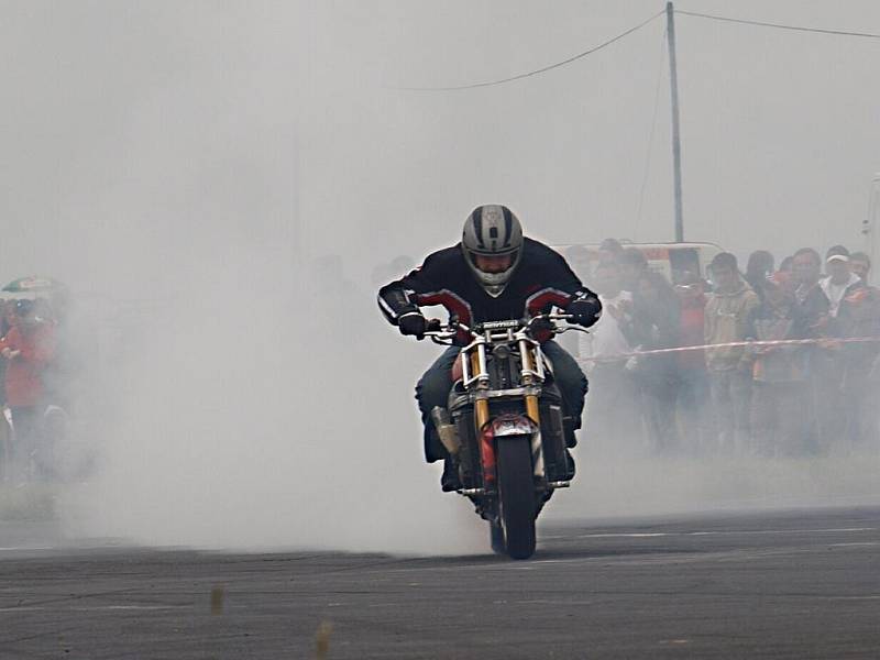 Auto - moto párty na letišti Kříženec Planá u Mariánských Lázní