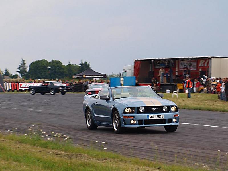 Auto - moto párty na letišti Kříženec Planá u Mariánských Lázní