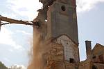 Poslední demoliční práce se v těchto dnech odehrávají v prostoru kláštera Milosrdných sester v Chebu. 