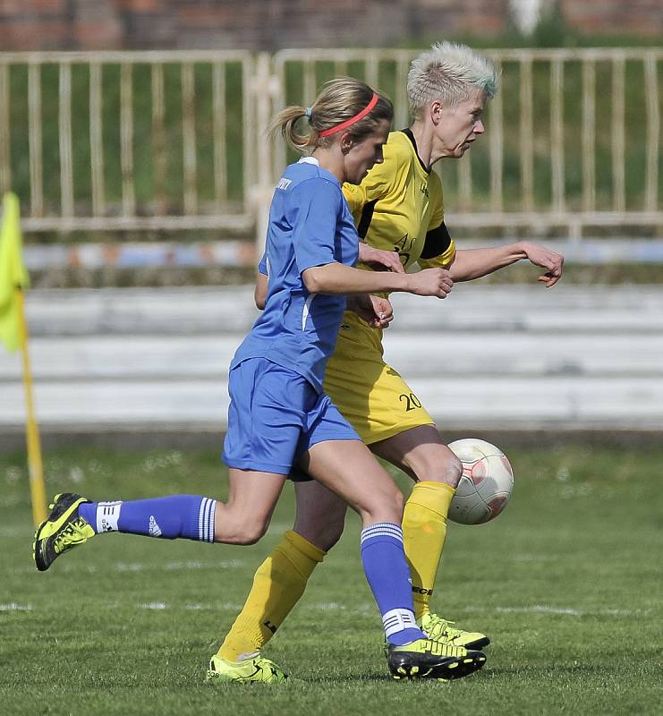 Fotbalistky Hvězdy Cheb pokračují v kvalitních výkonech na jaře a počtvrté za sebou zvítězily. Na stadionu Lokomotivy porazily celek Postoloprt 7:2