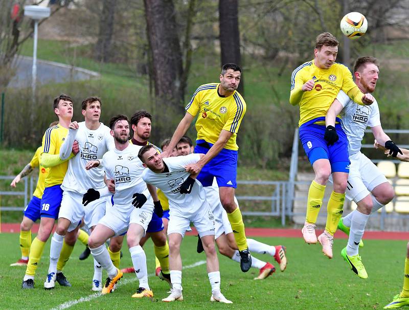 FC Viktoria Mariánské Lázně – SK Senco Doubravka 0:1 (0:1).