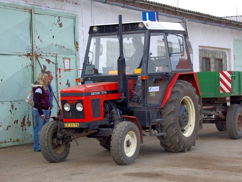 Jízda zručnosti v traktorech