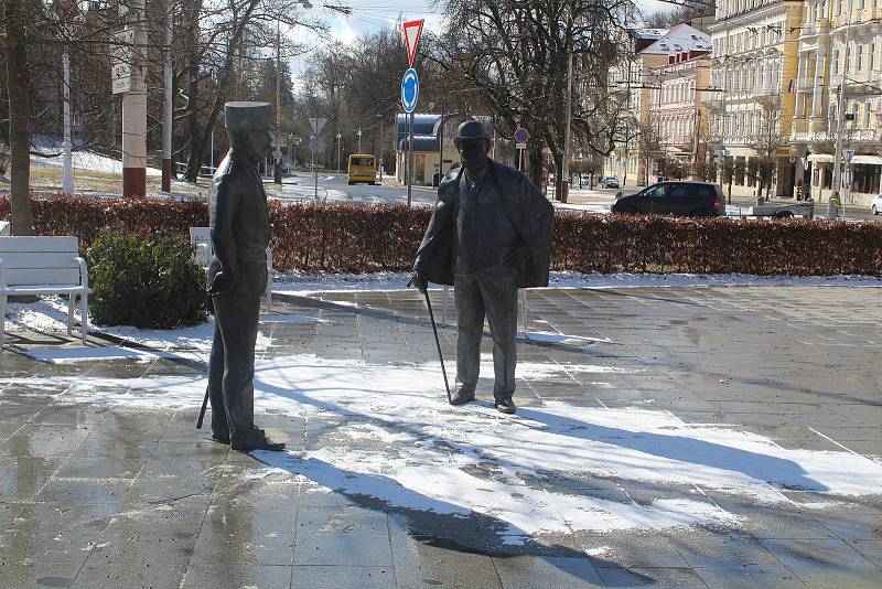 Liduprázdné Mariánské Lázně v sobotu 20. března dopoledne.