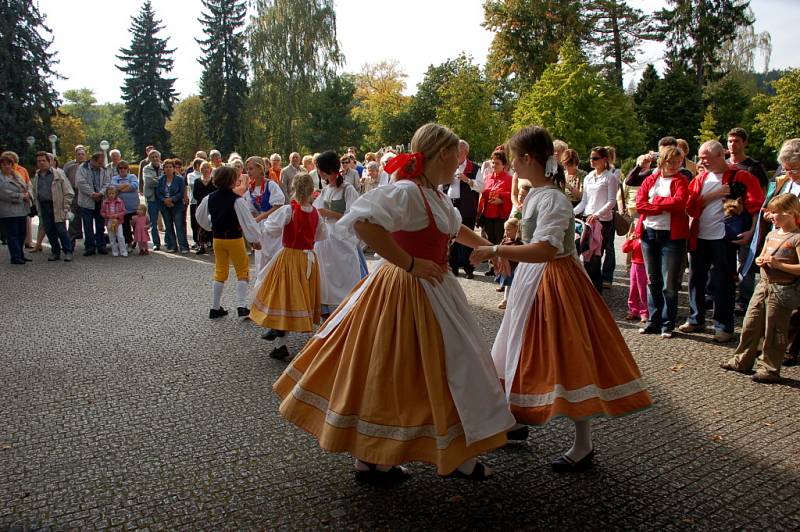 Výběr fotografií z minulých ročník folklorního festivalu Mariánský podzim