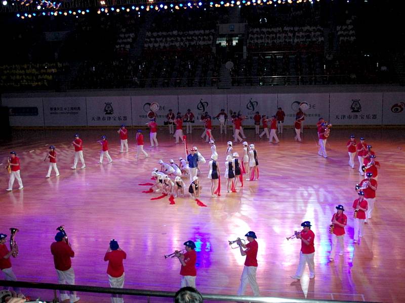 NĚKOLIKA VYSTOUPENÍMI si prošli členové Mládežnického dechového orchestru z Chebu na festivalu v Šanghaji. Vrátili se s mnoha vzpomínkami.