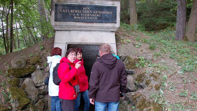 Zpřístupnit 180 let starou Goethovu štolu ve vyhaslé sopce Komorní hůrka u Chebu chce Geofyzikální ústav v Praze.