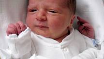 MARTIN KLEIN se narodil 1. května ve 13.17 hodin ve Fakultní nemocnici v Plzni. Na svět přišel s váhou 3 400 gramů a mírou 49 centimetrů. Na svého prvorozeného syna přivítali rodiče Simona a Petr Kleinovi z Lubů. 