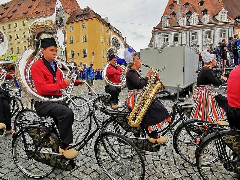 Mezinárodní festival dechových orchestrů se v Chebu konal po čtyřech letech.