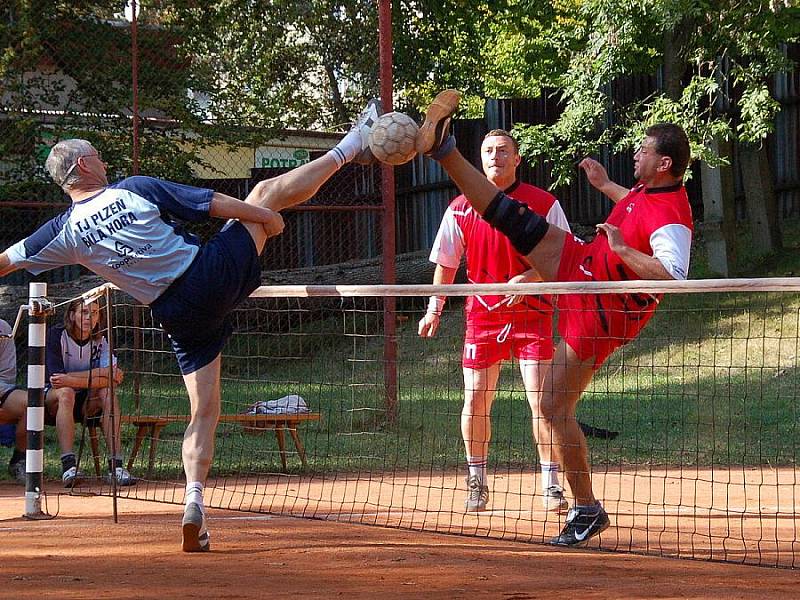 Ašští sehráli v sobotu  12. 9. 2009 nadstavbovou část první  I. ligy - play out  z týmem Plzeň Bílá Hora na domácí půdě v areálu Tyršova stadionu v Aši.