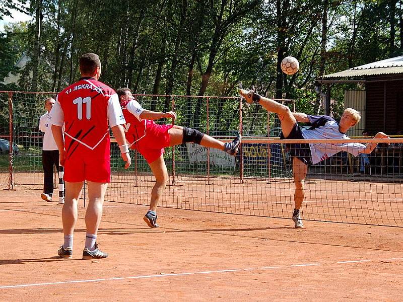 Ašští sehráli v sobotu  12. 9. 2009 nadstavbovou část první  I. ligy - play out  z týmem Plzeň Bílá Hora na domácí půdě v areálu Tyršova stadionu v Aši.