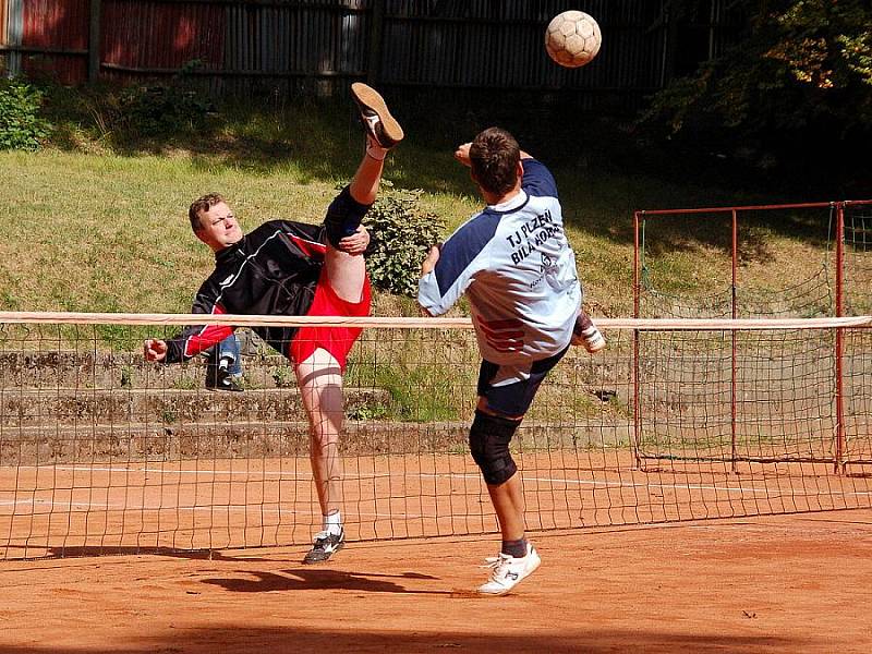 Ašští sehráli v sobotu  12. 9. 2009 nadstavbovou část první  I. ligy - play out  z týmem Plzeň Bílá Hora na domácí půdě v areálu Tyršova stadionu v Aši.