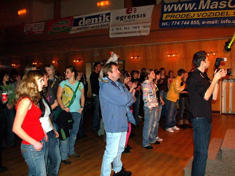 Koncert skupiny One Night Band v Produkčním centru Kamenná Cheb