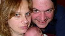 JAROSLAV SKŘIVAN z Ovesných Kladrub se narodil 24. listopadu v 1.18 hodin ve Fakultní nemocnici v Plzni. Měřil 52 centimetrů a vážil 3,87 kilogramu. Doma na něj čekají sestřičky Eliška a Kamilka                                                             