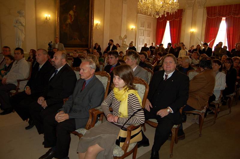 Ocenění nejlepších žáků a studentů z Karlovarského kraje na zámku Kynžvart