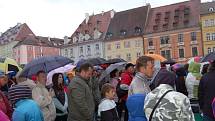 Hudebně- zábavný program ´Špalíček fest´ Chebany doslova nadchl. Překvapil však i Pražany. 