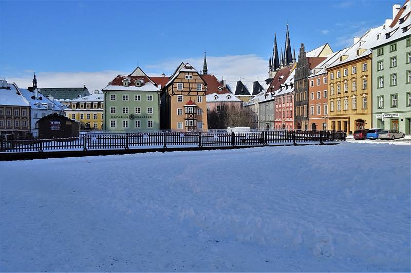 Několik fotografií zasněženého centra města Chebu zaslal chebský fotograf Karel Brukner. 