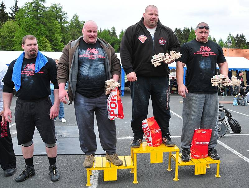 Opravdovým silákům tleskal sportovní areál na ašském vrchu Háj. Odehrál se zde Mezinárodní pohár Strongmen´s games Aš 2014. 