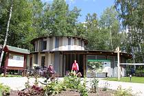 Návštěvnické centrum u národní přírodní rezervace Soos se oficiálně otevřelo lidem.