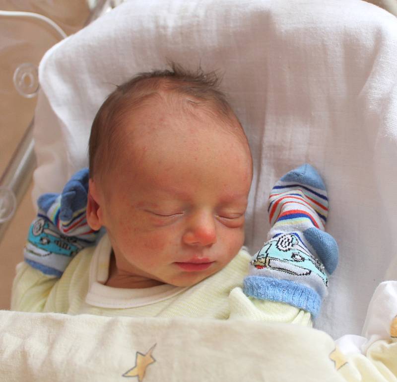 Tomáš Janský se narodil 3. února v 17:37 rodičům Lucii a Františkovi z Mariánských Lázní. Po příchodu na svět v plzeňské FN na Lochotíně vážil jejich prvorozený synek 2930 gramů a měřil 50 centimetrů.