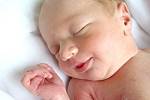 DAMIÁN TULEJ se narodil ve čtvrtek 29. prosince v devět hodin. Při narození vážil 2840 gramů a měřil 49 centimetrů. Maminka Nina a tatínek Marián se těší z malého Damiánka doma v Chebu. 