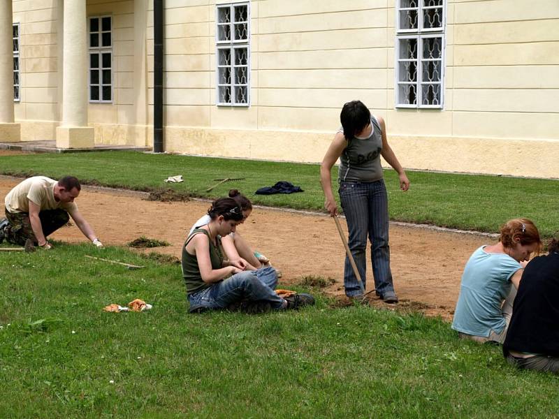 Mezinárodní studentská brigáda na zámku Kynžvart