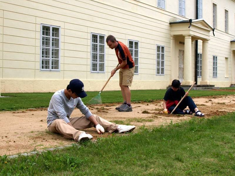 Mezinárodní studentská brigáda na zámku Kynžvart