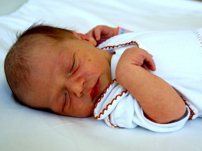 KIRA CHAMRADOVÁ z Aše se narodila v chebské porodnici 27. června v 5.25 hodin. Měřila 50 centimetrů a vážila 2,95 kilogramu
