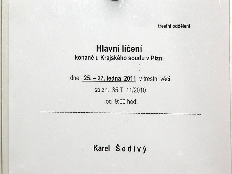 KAREL ŠEDIVÝ ČELÍ OBVINĚNÍ z vraždy své o dva roky mladší přítelkyně. Zabít ji měl 15. července v Kamenné osadě u Aše. 