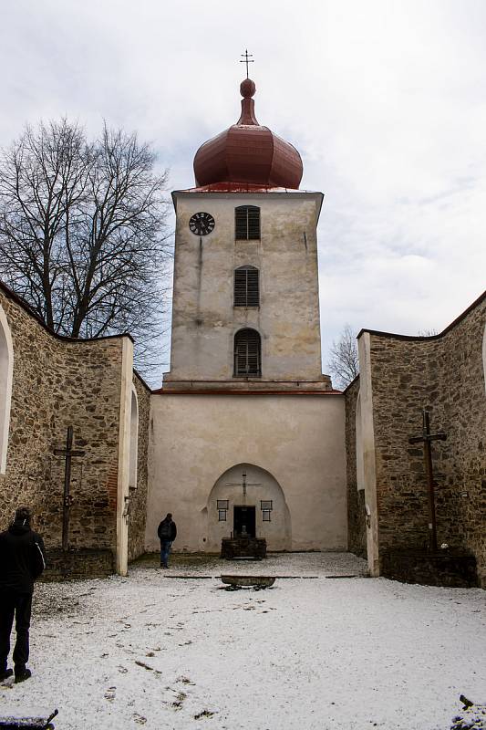 Fotoklub se vydal poznávat krasové jevy pod Dylení