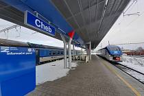 Na chebském vlakovém nádraží úspěšně skončila oprava nástupišť. Celkem práce trvaly přes dva roky.