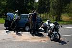 Další nehoda na silnici č. I/21 u Zátiší na Františkolázeňsku. Těžce zraněného motocyklistu transportoval do nemocnice vrtulník. Pravděpodobně mu nedal přednost řidič osobního automobilu