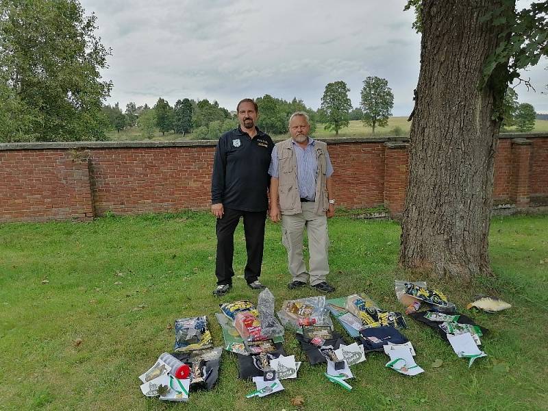 Rybářské závody policejních veteránů.