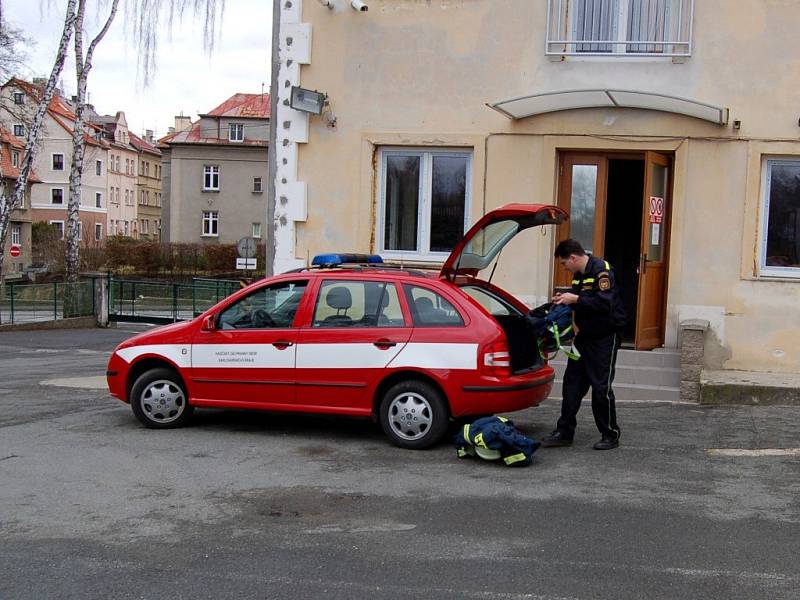 Stanici chebských hasičů navštívili zloději