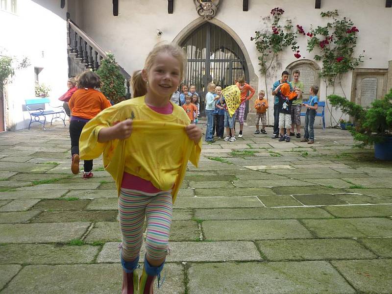 Užít si plno legrace a ještě zábavnou formou načerpat znalosti o starých řemeslech a  chebské loutkářské tradici. Kde? Přeci na sedmém ročníku ´Letní výtvarné dílny v muzeu´.