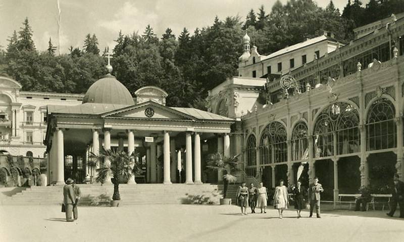 Historické pohlednice Mariánských Lázní ukazují, jakým způsobem se město měnilo.