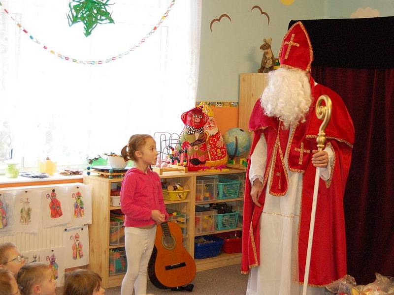 Do dětského očního stacionáře v Chebu nakonec dorazil jen malý Luciferův vnuk.