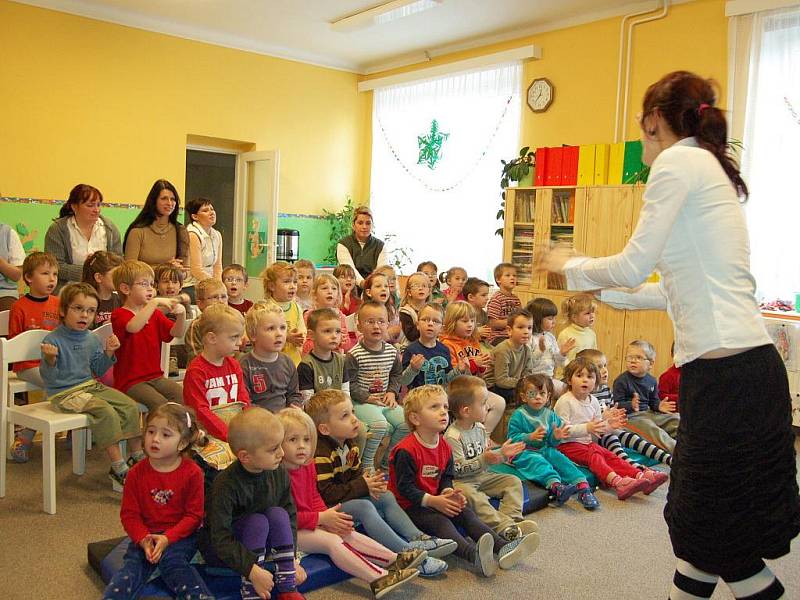 Do dětského očního stacionáře v Chebu nakonec dorazil jen malý Luciferův vnuk.